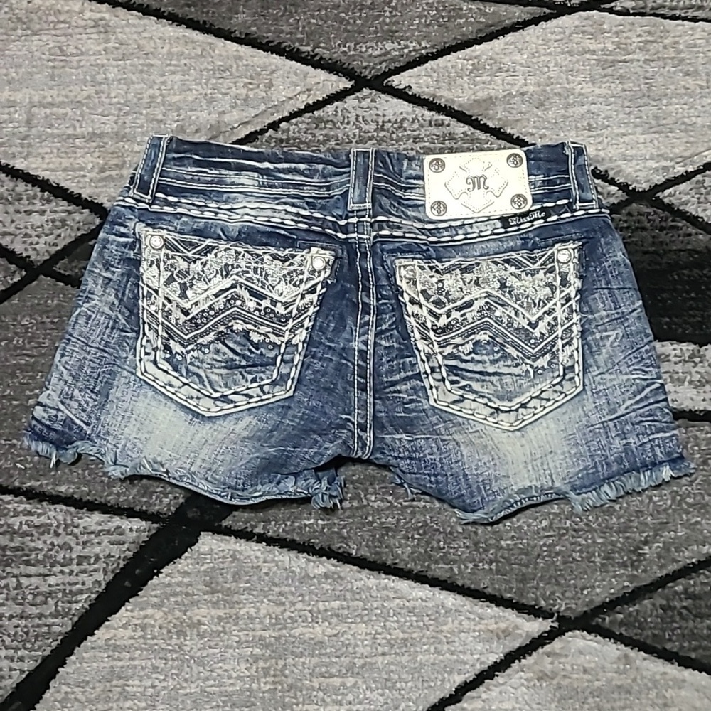 MISS ME SIGNATURE RHINESTONES SEQUINS LACE EMBROIDERED DENIM JEAN SHORTS - Picture 2 of 14